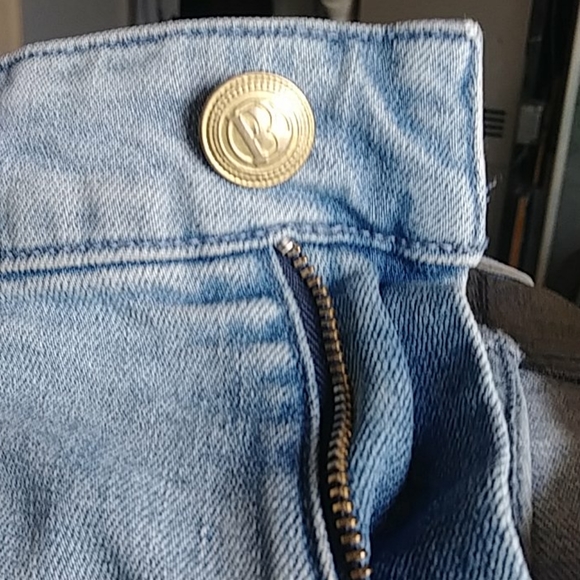 Balmain - Picture 3 of 4